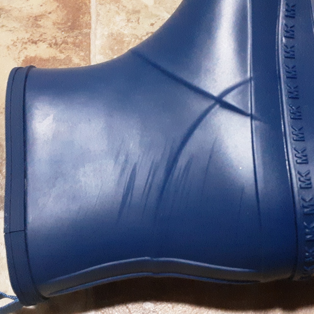 Michael Kors Women's Navy Rain Boots Size 10. - Picture 9 of 12
